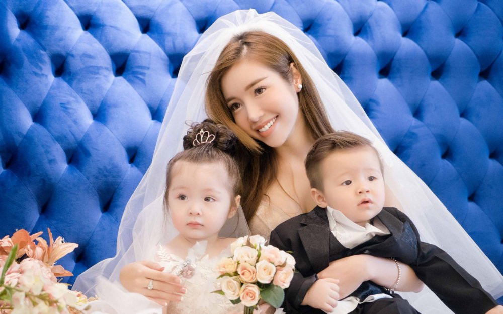 elly-tran-13-1488881081184-89-166-923-1500-crop-1488881431144 25