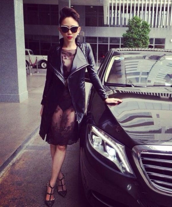 kho-hang-hieu-cua-toc-tien-11-ngoisao.vn-w600-h720 17