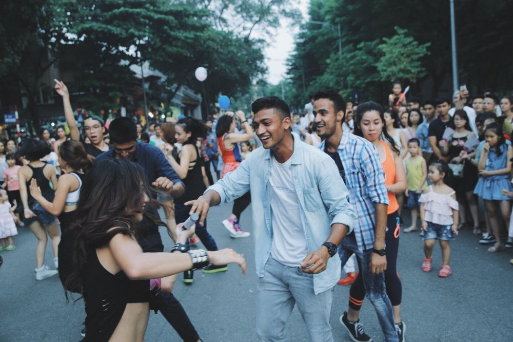 18A9B664-45B6-4E40-9BA0-B98B1CFE7573