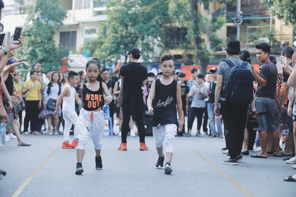 F901A93D-FFDD-413C-AA58-02D230E1F231 5