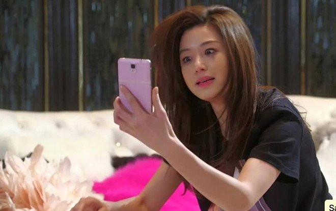 Dan mat vao smartphone co the khien ban 'kho o' hinh anh 1