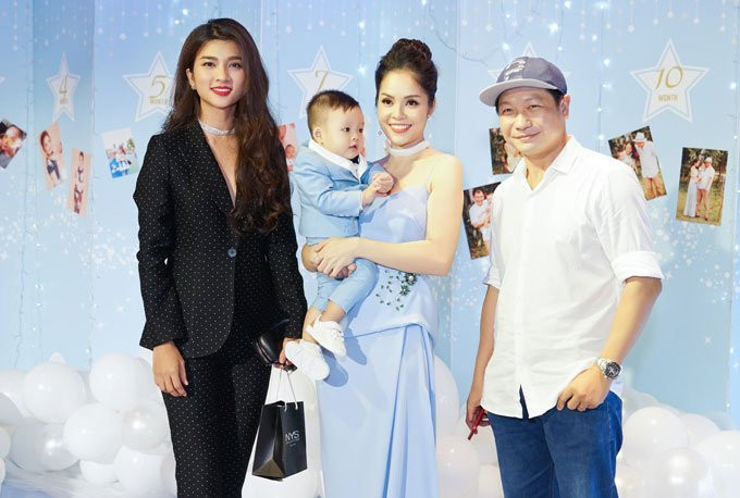 dan-sao-du-sinh-nhat-hoanh-trang-cua-duong-cm-lynh-va-con-trai-5