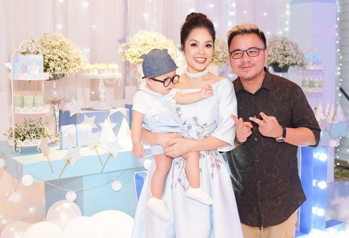 dan-sao-du-sinh-nhat-hoanh-trang-cua-duong-cm-lynh-va-con-trai-8