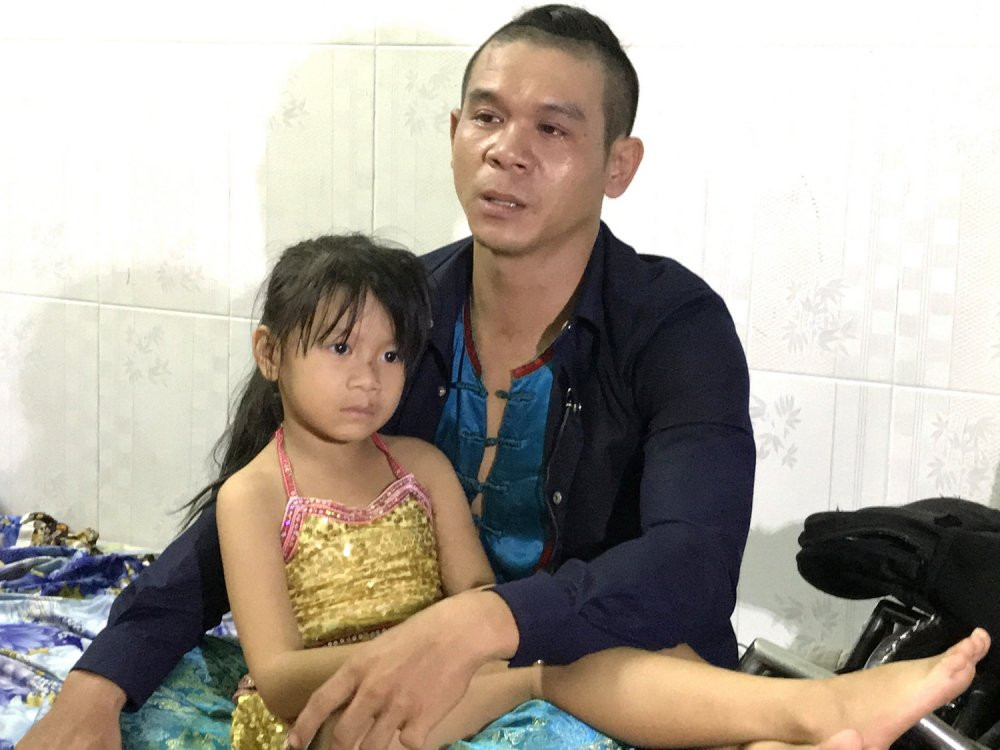 Minh Hai khoc khi noi ve cuoc doi minh trong can nha tro duoc cho o nho (7) 3