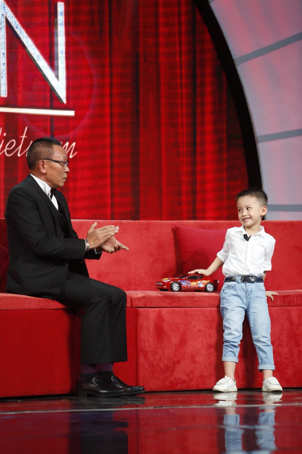 MC LAI VAN SAM VA NGUYEN HOANG 5 3