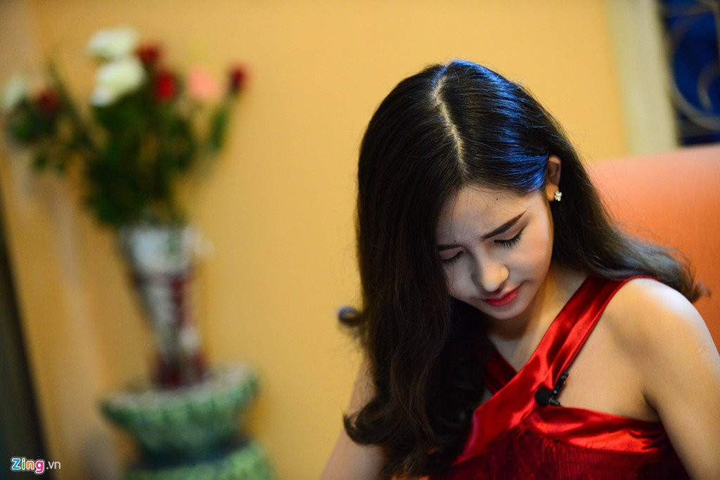 Nhan sac gay tranh cai cua Tan Hoa hau Dai duong giua doi thuong hinh anh 3