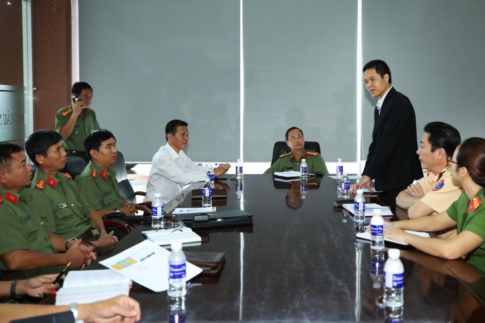 Hop voi cong an tinh Khanh Hoa 4