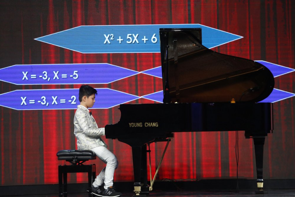 MC Lai Van Sam va Ha Trung 10