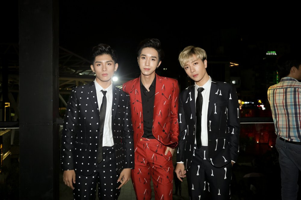 01 NHOM FE (MONSTAR) (2) 3