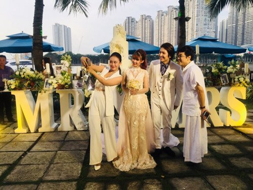 nhung-hinh-anh-dau-tien-trong-tiec-cuoi-khoi-my-kelvin-khanh-5