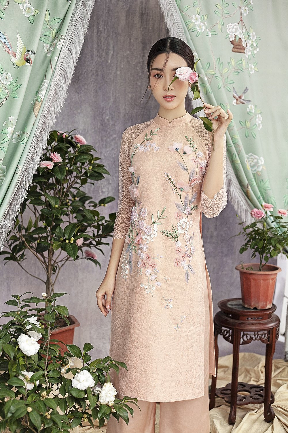 Hoa hau My Linh 10 3