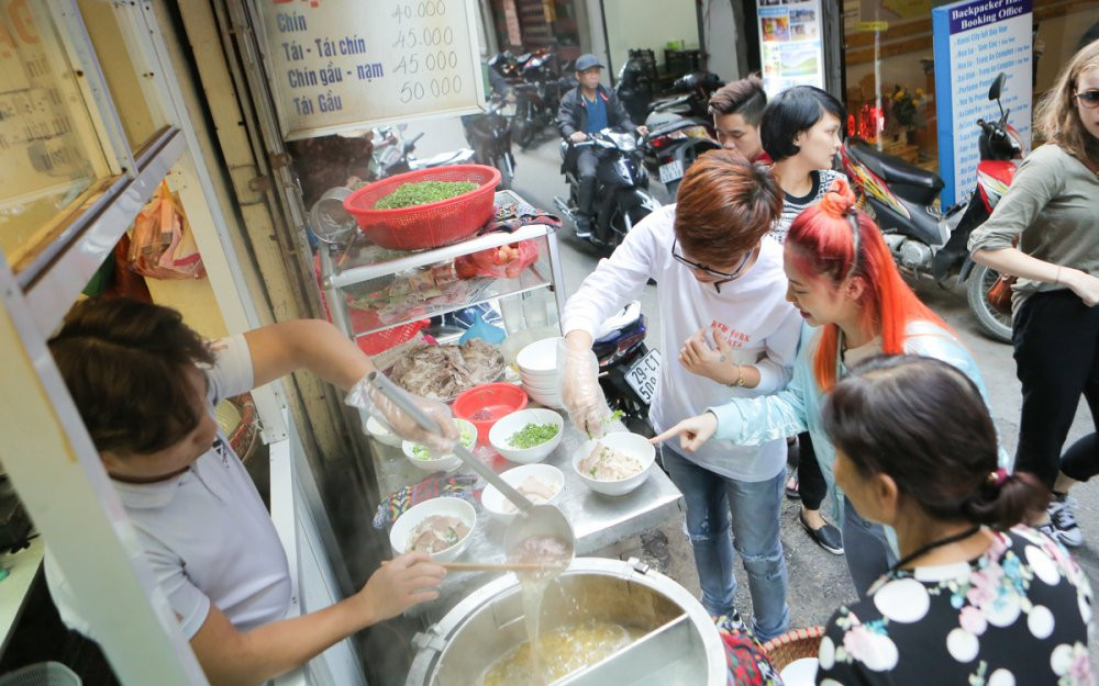 04 BUI ANH TUAN DICH THAN CHUAN BI CHO LIZ KIM CUONG 1 BAT PHO DAC BIET (1) 3