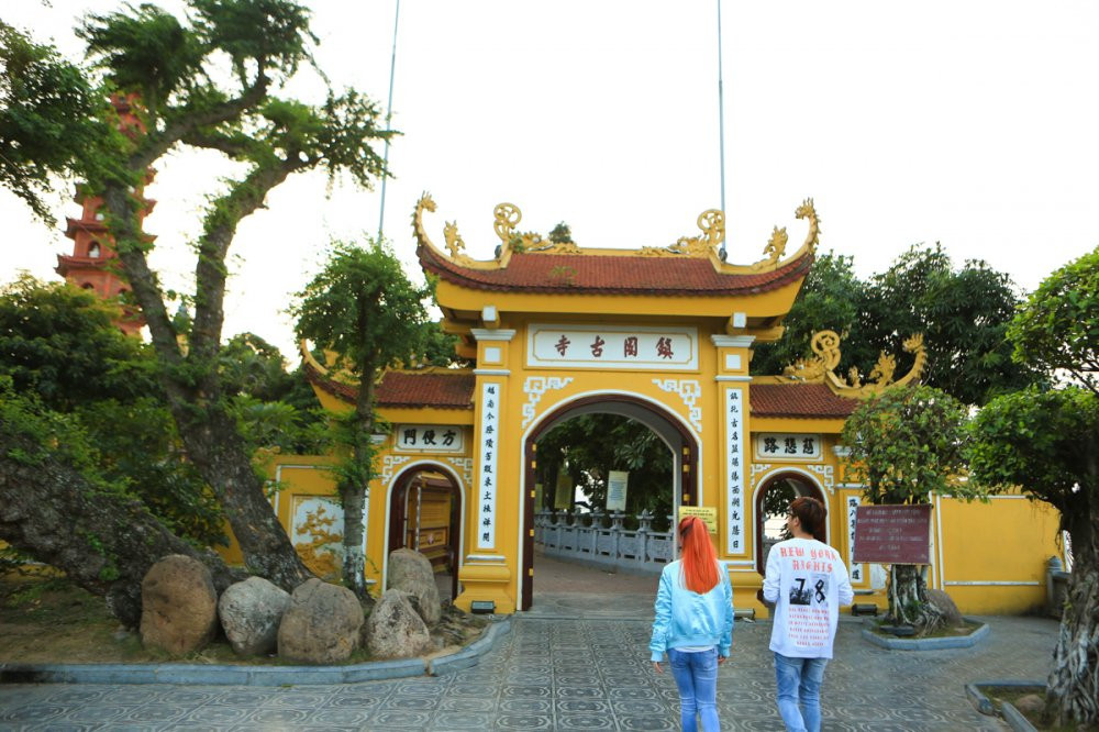 07 BUI ANH TUAN - LIZ KIM CUONG DEN THAM CHUA TRAN QUOC - HA NOI (1) 7