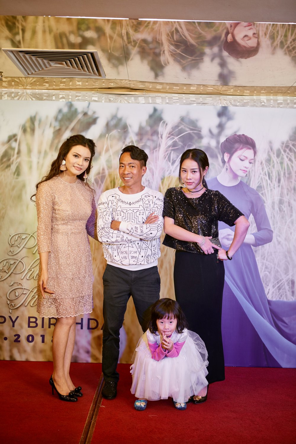 gia dinh Viet hoan 16