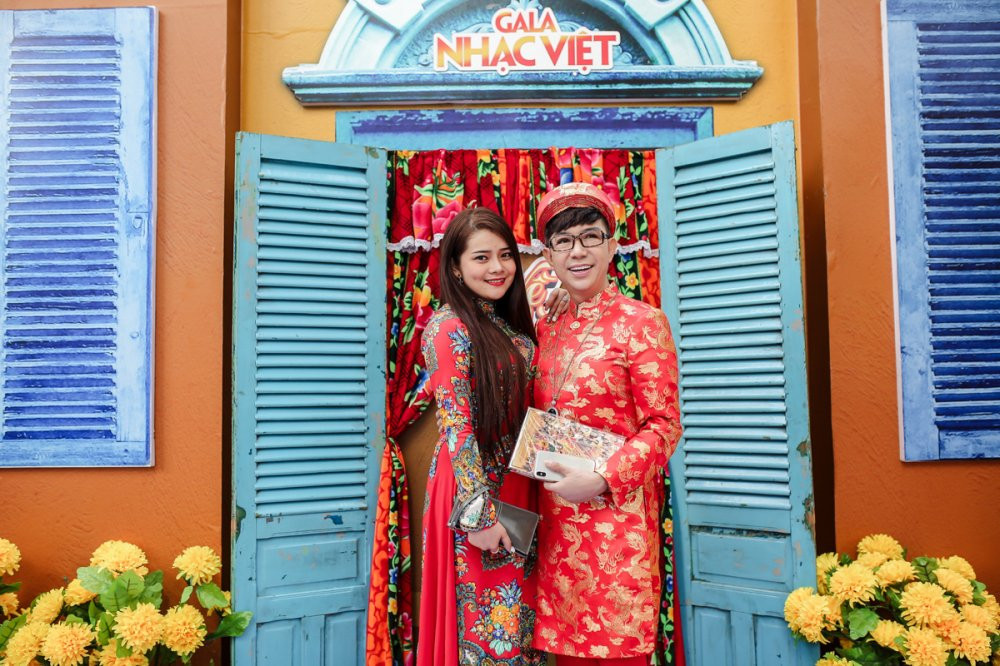 LONG NHAT & CON GAI (1) 11