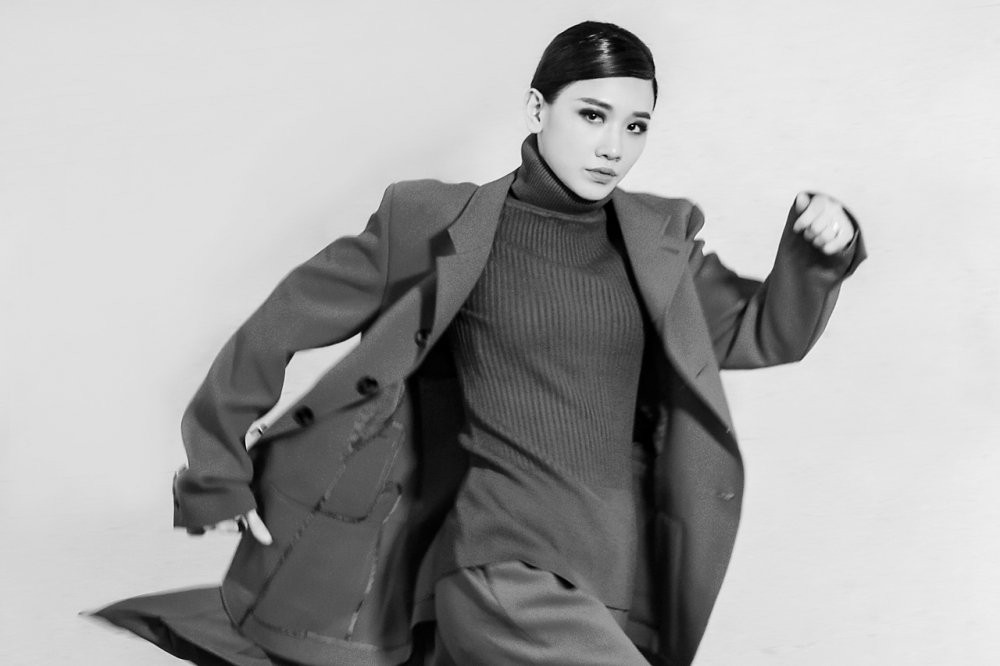 batch_IMGL0308 as Smart Object-1 as Smart Object-1 chan dung BW 4