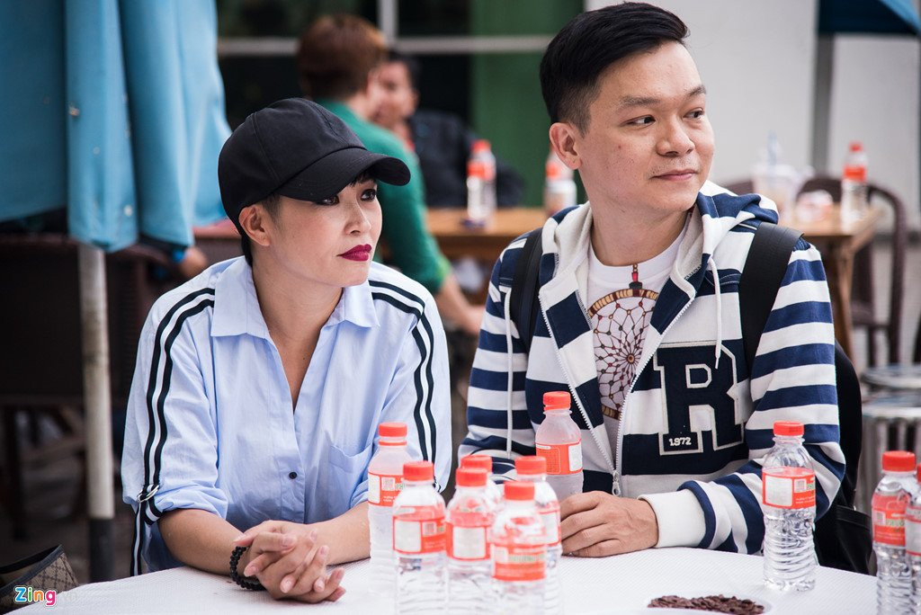 Quyen Linh, Phuong Thanh vieng dien vien Nguyen Hau vao ngay 29 Tet hinh anh 6