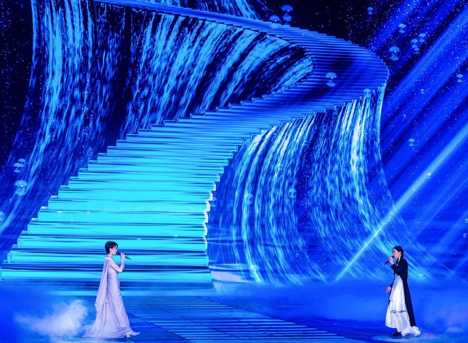 Man song ca dac biet cua 2 ngoi sao vo thuat Ngo Kinh va Thanh Long hinh anh 4