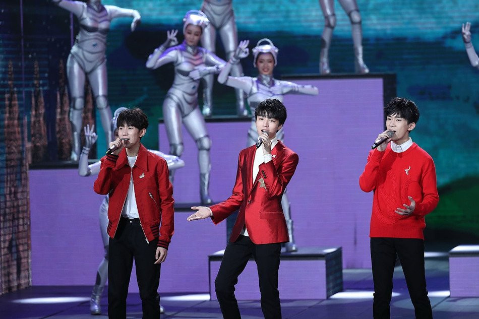 Man song ca dac biet cua 2 ngoi sao vo thuat Ngo Kinh va Thanh Long hinh anh 10