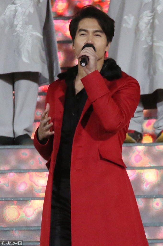 Man song ca dac biet cua 2 ngoi sao vo thuat Ngo Kinh va Thanh Long hinh anh 9