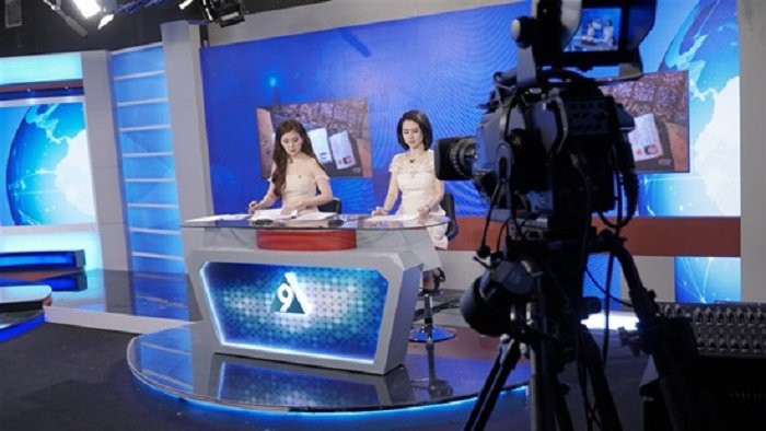 mc-thoi-su-thuy-hang-lam-gi-truoc-gio-len-song-5 3