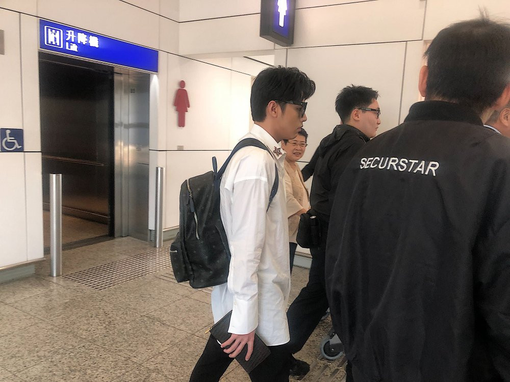 4CED8CF6-C69E-476B-9DA4-615E67708250