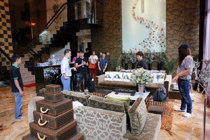 biet-thu-cua-ca-si-dam-vinh-hung-2 3