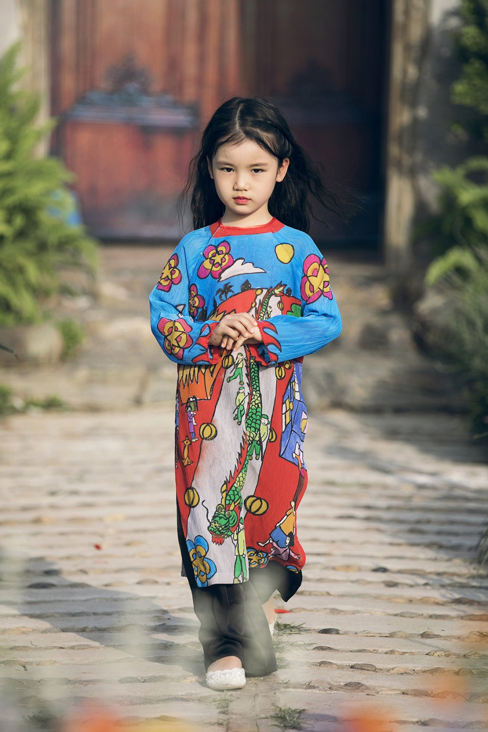 Mau nhi trong trang phuc cua Ao dai Sy Hoang - Photo by Kieng Can Team (3) 7