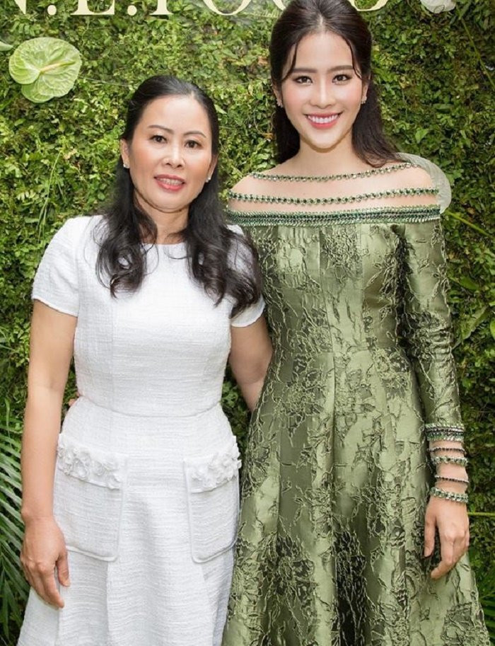 1-15242246073981390728969-2044430 4