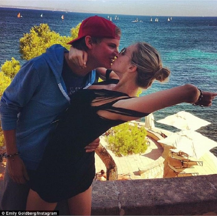 4b654bc4000005785641975imagea3_1524325182401-1351391 3