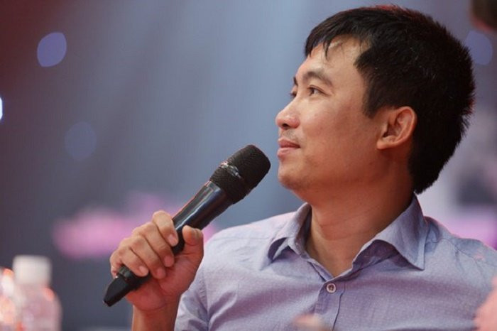 dao-dien-ke-chuyen-khong-ngo-ve-nguyet-phia-truoc-la-bau-troi