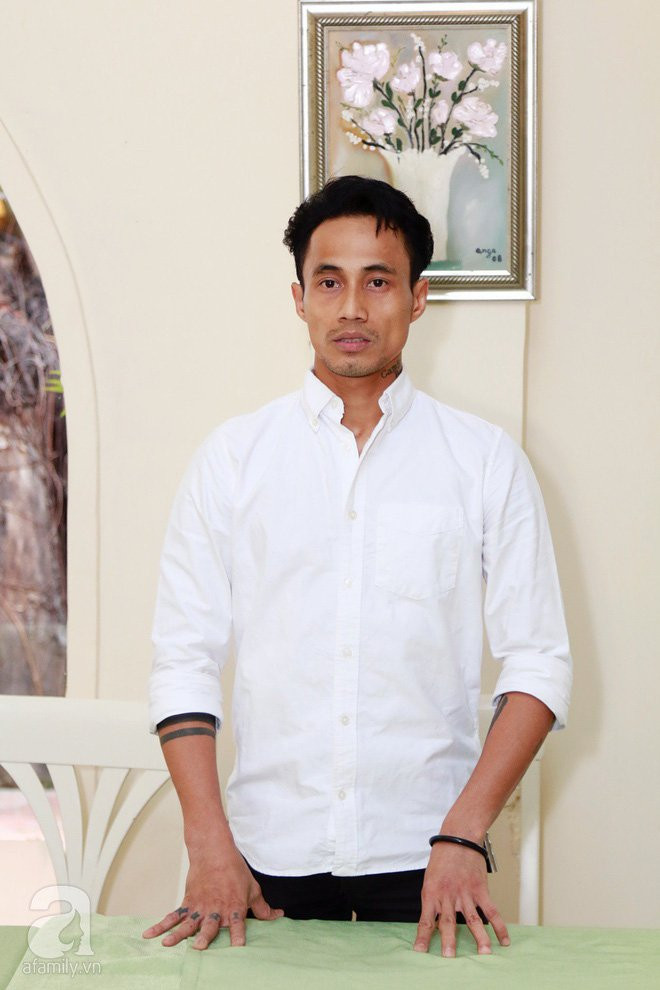 Phản ứng của vợ Phạm Anh Khoa khi chồng lên tiếng xin lỗi trong scandal gạ tình - Ảnh 1.