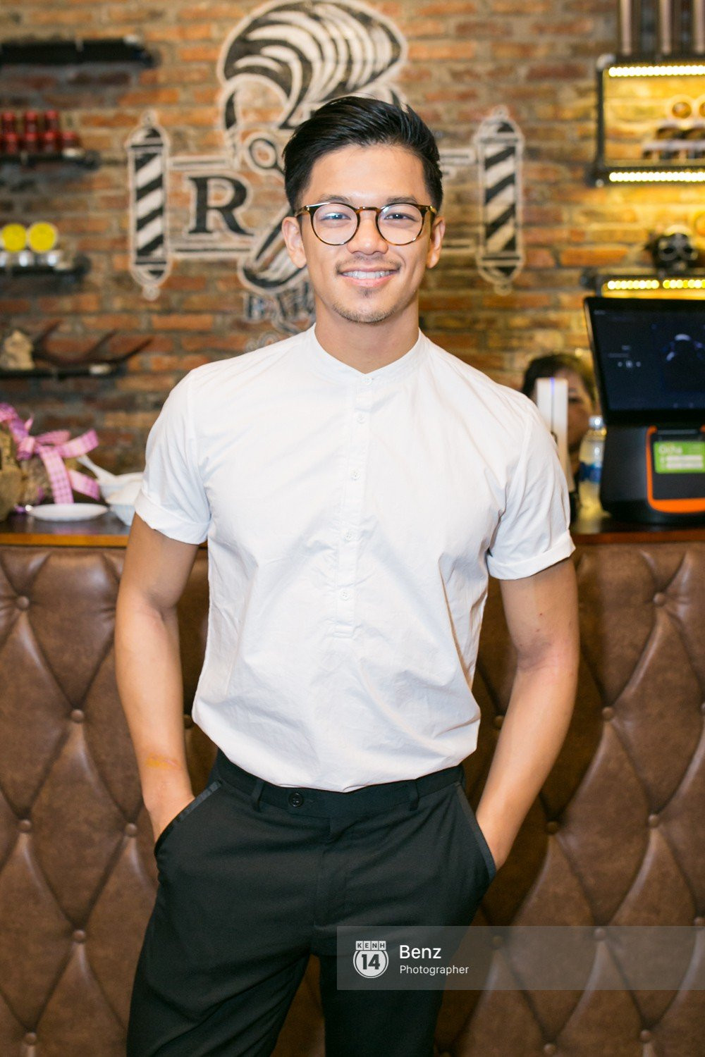 Diễn viên Bụi đời chợ Lớn bất ngờ ngỏ lời cầu hôn bạn gái 8 năm - Ảnh 8.