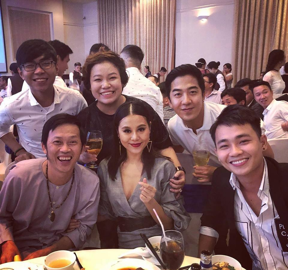 hang-loat-nghe-si-viet-quay-het-minh-tai-dam-cuoi-cua-dien-vien-hai-6b6ce8cc-1528254860867410780190