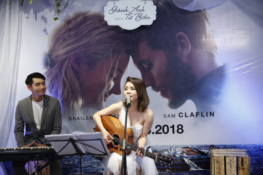 Thai Trinh hat tang ca khuc Hai chung ta cho Quang Dang 2 3