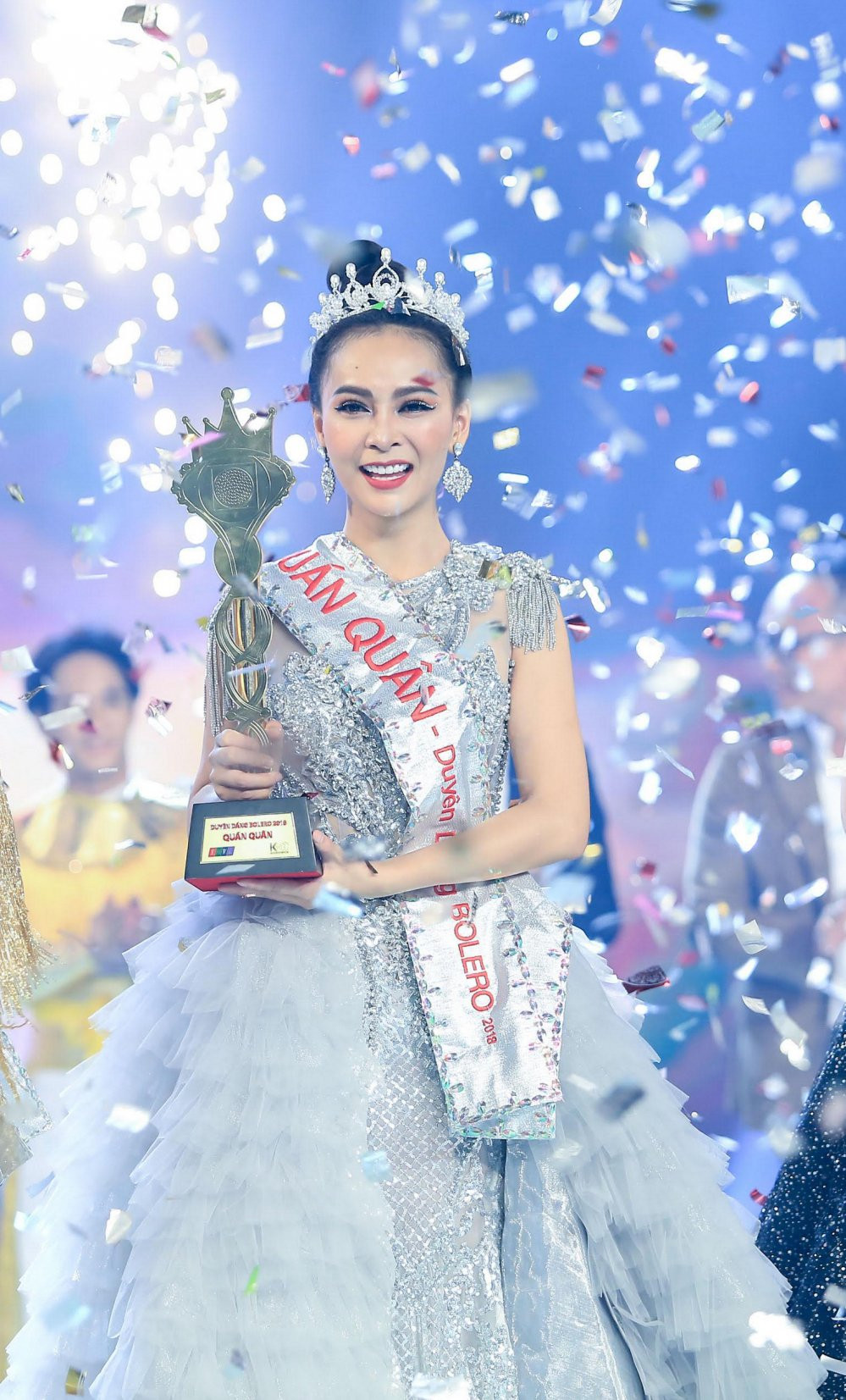 6. My Ngoc dang quang Quan quan Duyen dang Bolero (8) 9