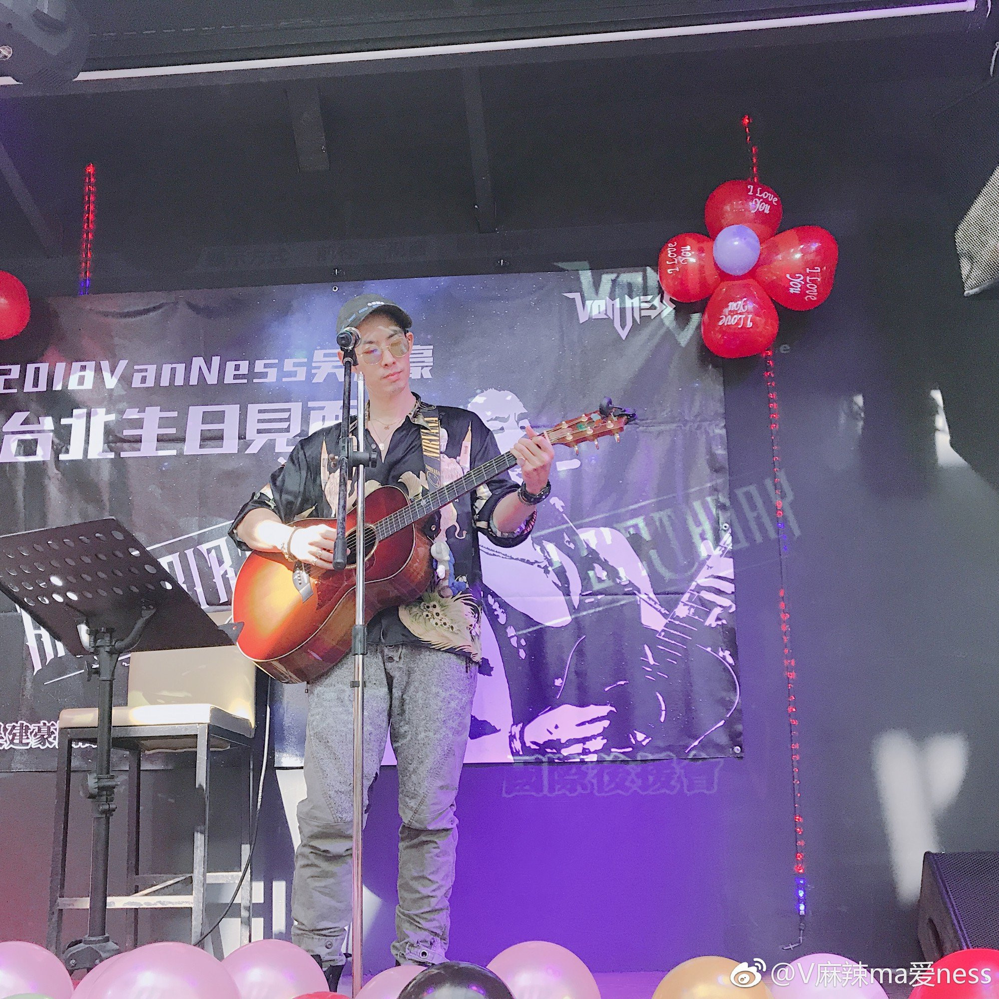 Tròn 1 tháng ly hôn với thiên kim tiểu thư Singapore, Ngô Kiến Hào xuất hiện tiều tuỵ, kém sắc - Ảnh 3.