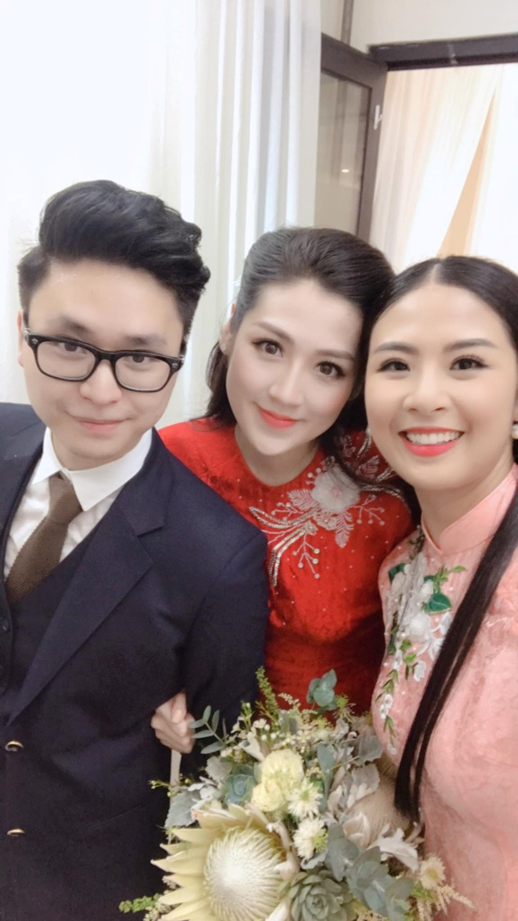 Ngoc Han gian di den chuc mung A hau Tu Anh trong ngay cuoi hinh anh 8