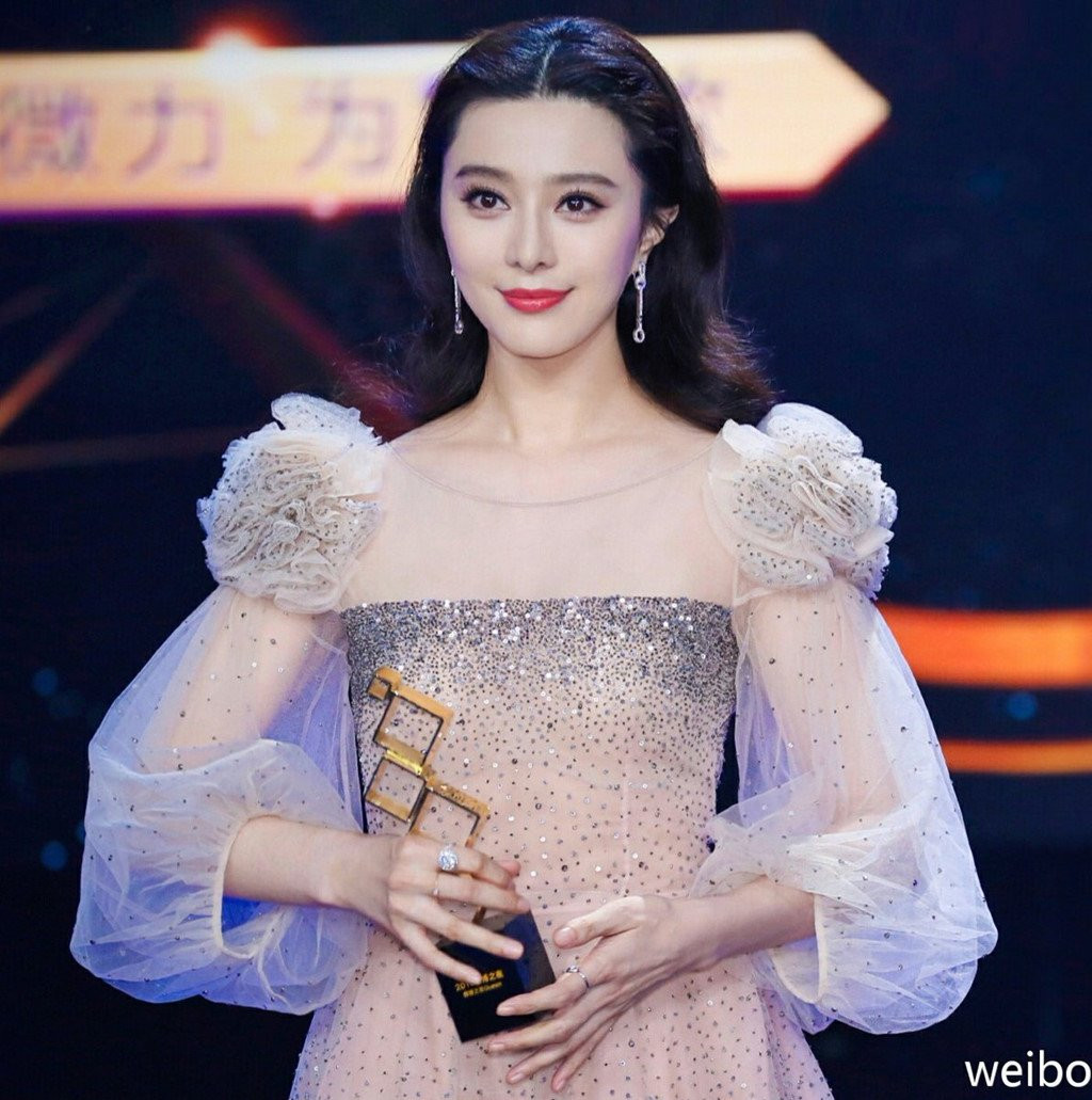 Sao 'Hoan Chau cach cach': Ke tu toi, nguoi vuong be boi luat phap hinh anh 2