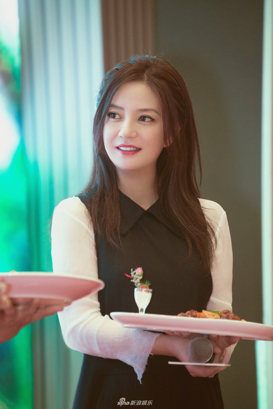 Sao 'Hoan Chau cach cach': Ke tu toi, nguoi vuong be boi luat phap hinh anh 4