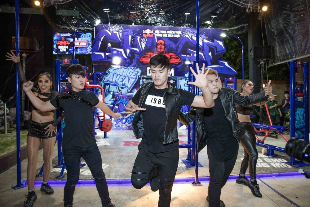 Lam Vinh Hai trinh dien