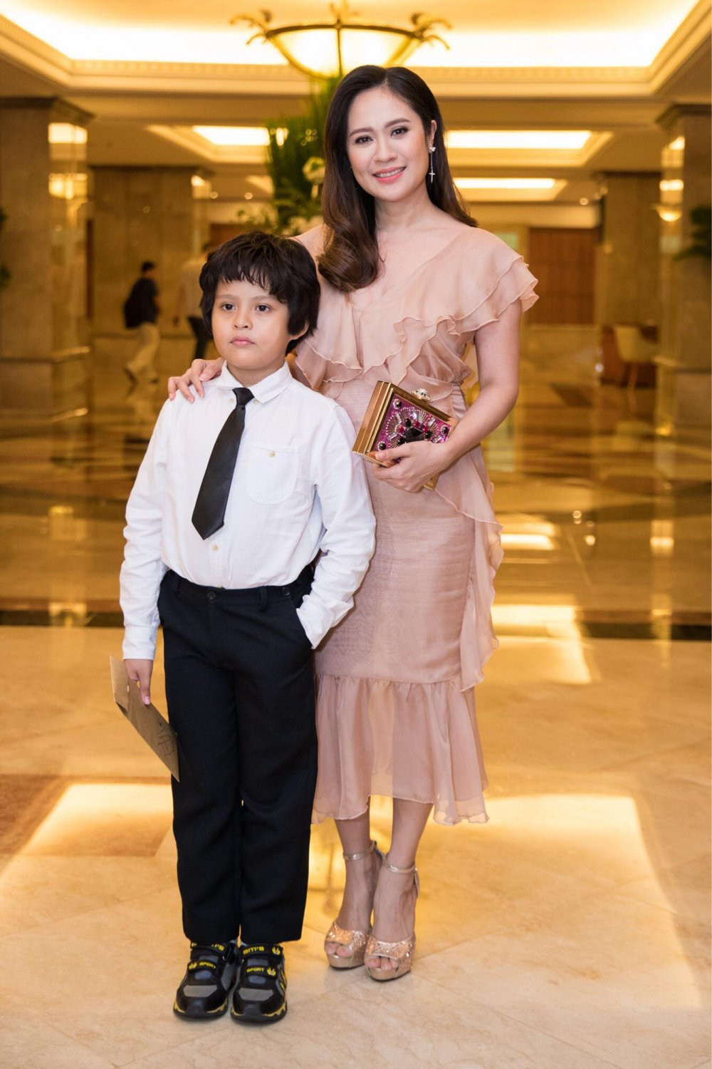 38518080_243379192858836_6425905742133329920_n 3