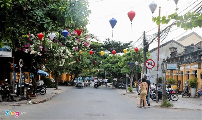 gia dinh hoa hau tieu vy (2) 5