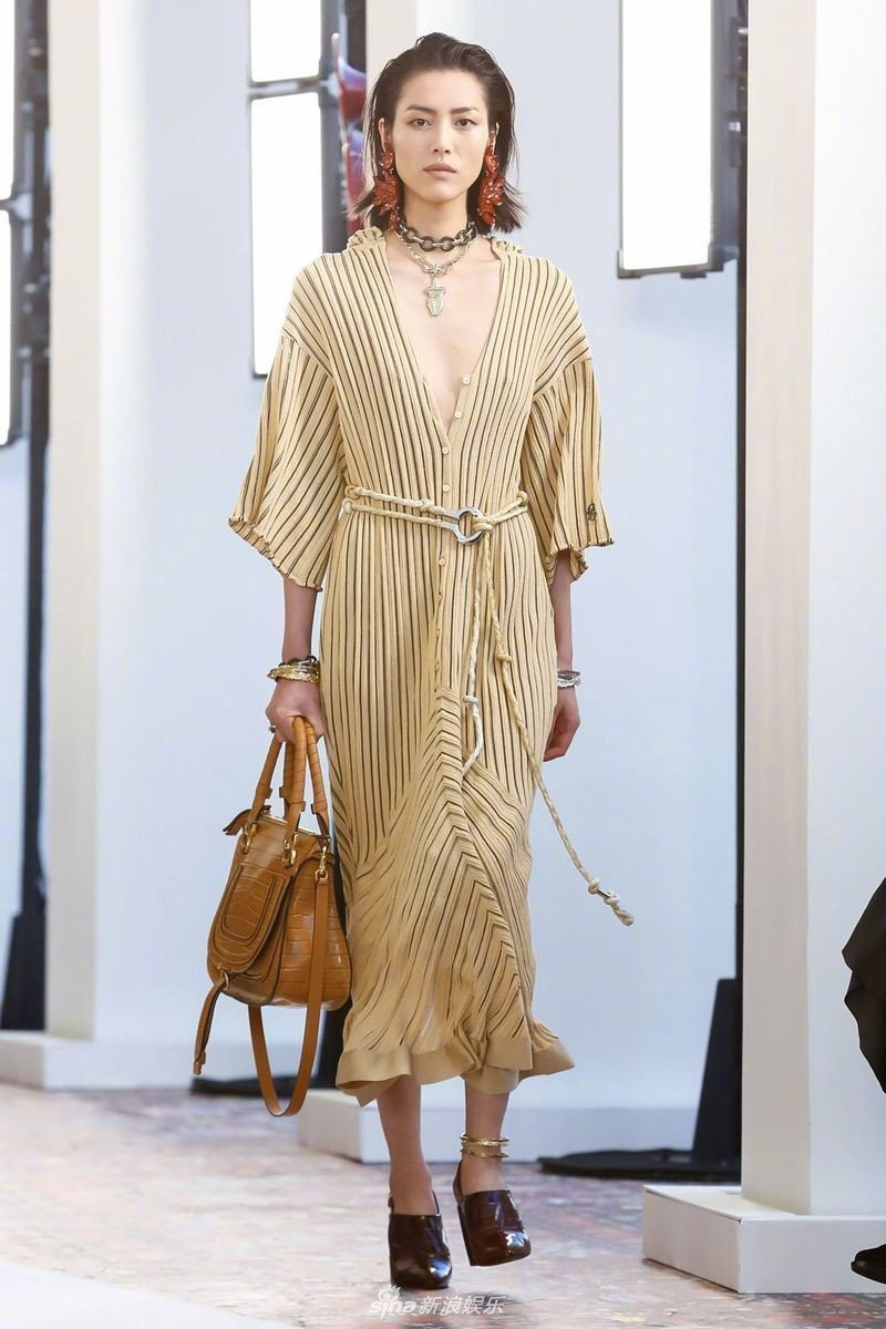 sao hoa ngu tai paris fashion week (9) 9