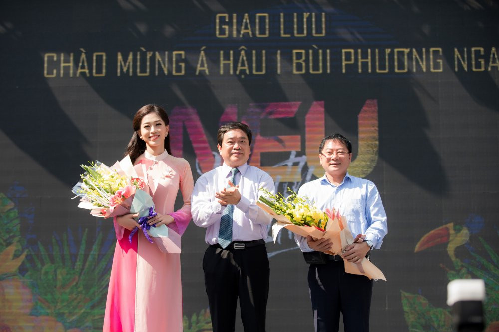 a hau phuong nga ve tham truong cu (1)