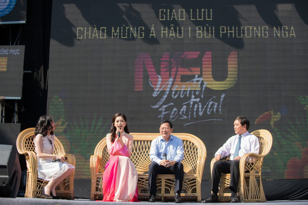 a hau phuong nga ve tham truong cu (3) 3