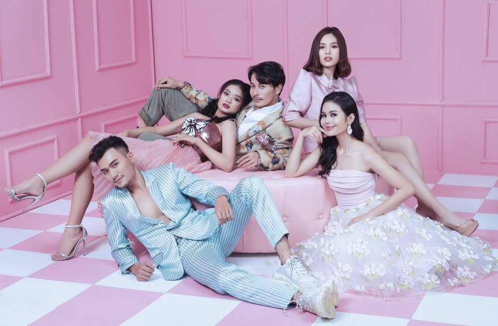 team minh hang the face (2)