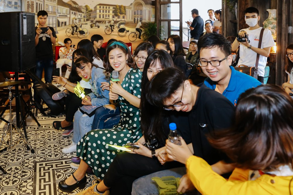 hoang yen chibi cover hongkong 1 (4) 5