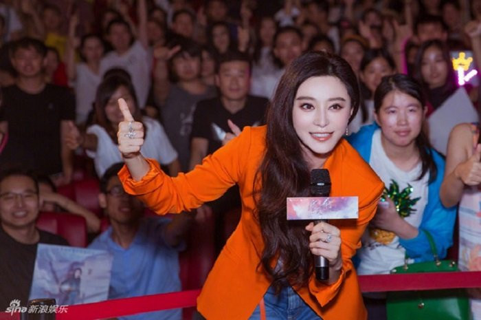 sao nu bi yeu cau rut khoi showbiz (3) 12