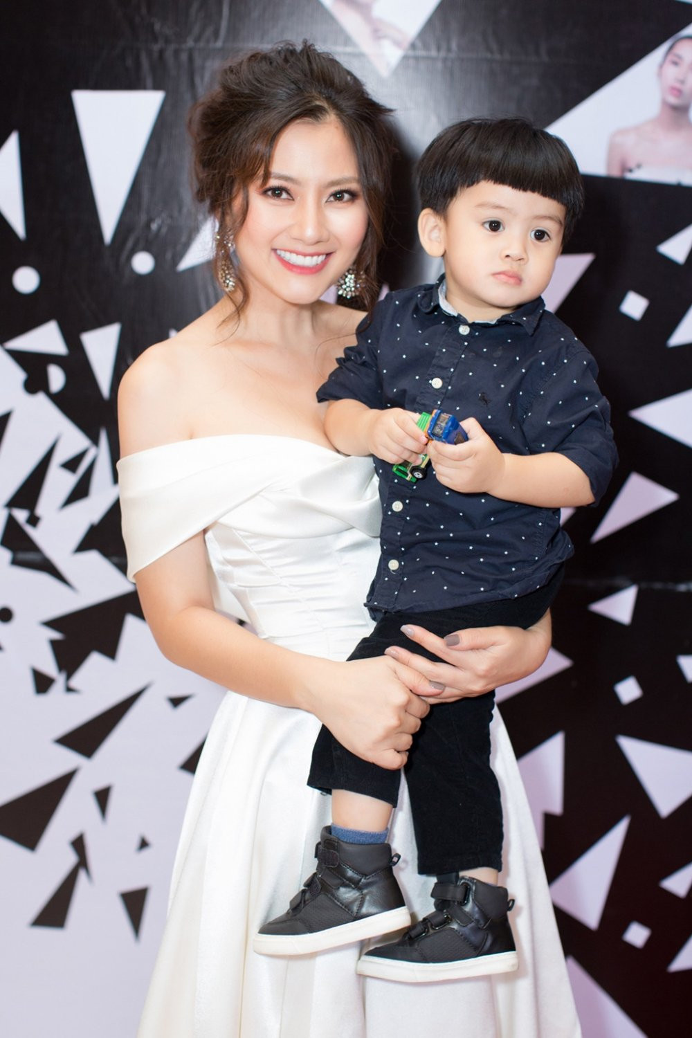 Ngoc Lan, Duong Cam Lynh do khoc do cuoi vi 2 con trai (13) 4